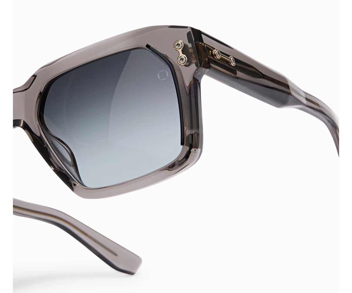 Akoni_Sunglasses_PEGASUS TWO_535C GRY-GLD_54_colseup