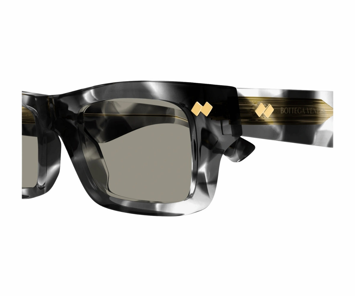 Bottega Veneta_Sunglasses_1351S_002_50_closeup