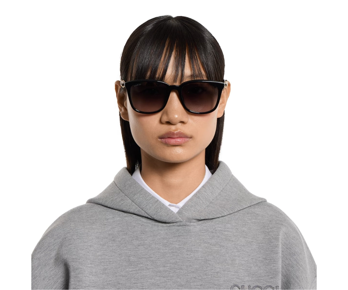 Gucci_Sunglasses_2057SK_001_56_Model 2