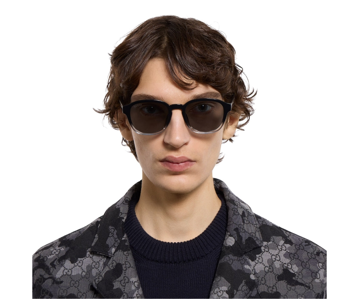 Gucci_Sunglasses_2109SK_003_53_Model 1
