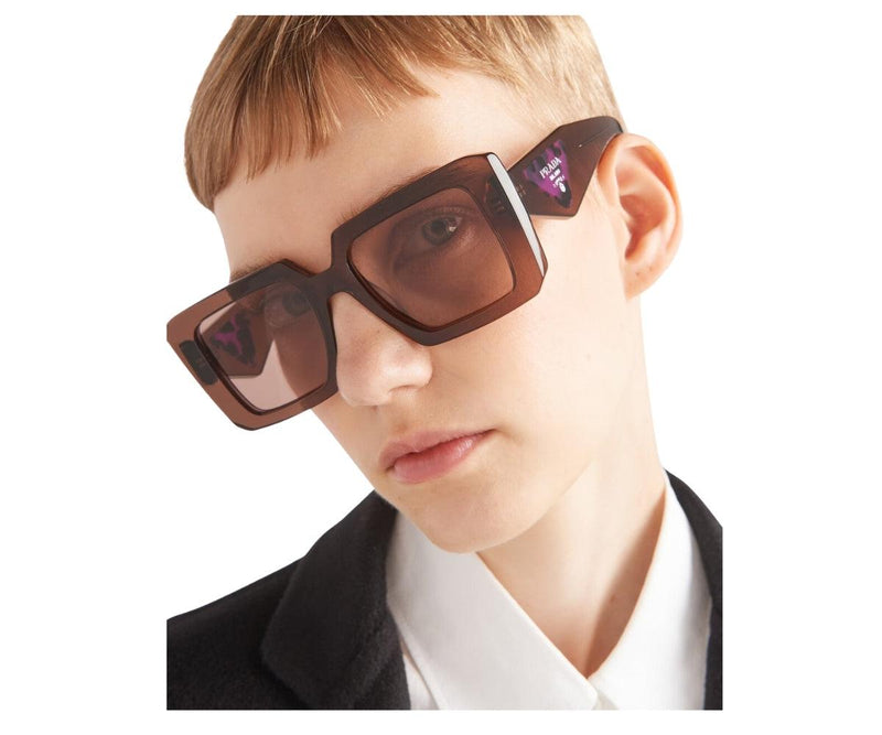 Prada_Sunglasses_23YS_17O/60B_51_Model 1