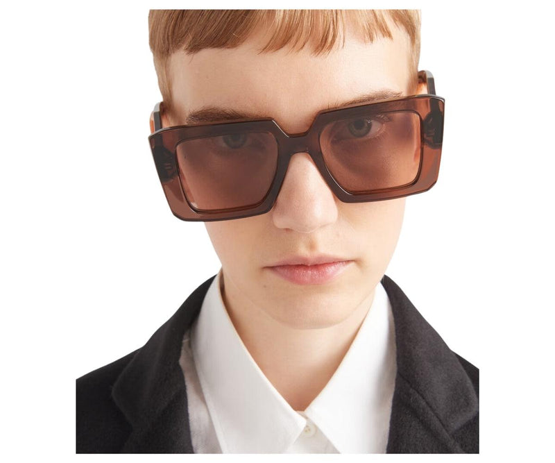 Prada_Sunglasses_23YS_17O/60B_51_Model 2