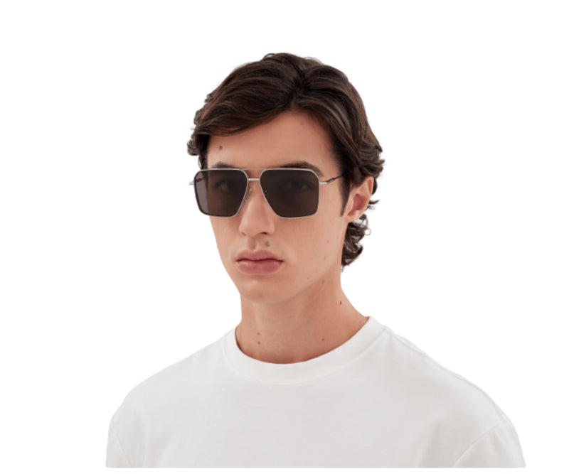 Alexander Mcqueen_Sunglasses_0500S_001_60_model 