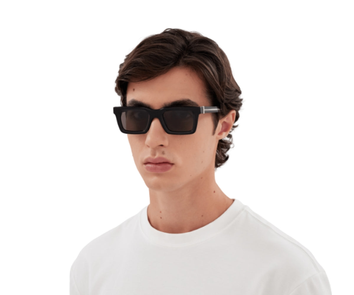 alexander mcqueen サングラス Women's T-Bar Rivet Panthos Sunglasses in Black | McQueen US