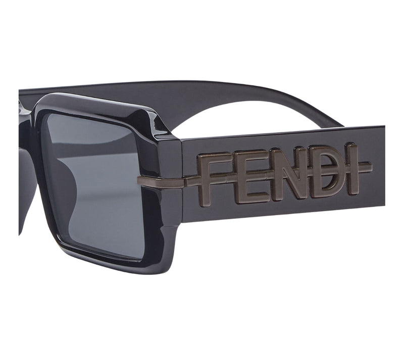 Sunglasses FENDI FE40073U 01A 52-21 Black in stock, Price 244,58 €