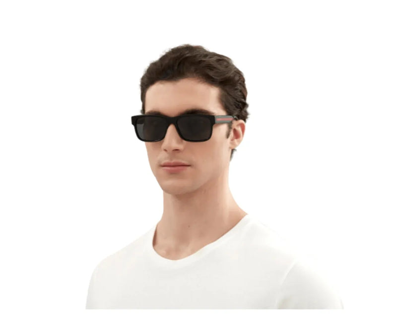 Gucci_Sunglasses_0340S_006_58_model 1
