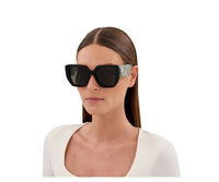 Gucci_Sunglasses_0956S_011_54_model  view 4