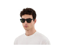 Gucci_Sunglasses_1985S_002_54_model  view 4