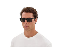 Gucci_Sunglasses_2114S_001_53_model 1 view 4