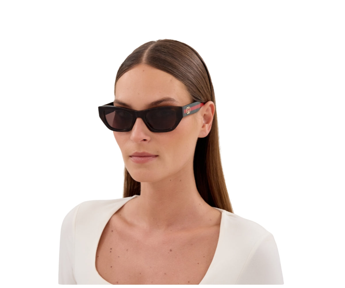 Gucci_Sunglasses_2116S_002_52_model 