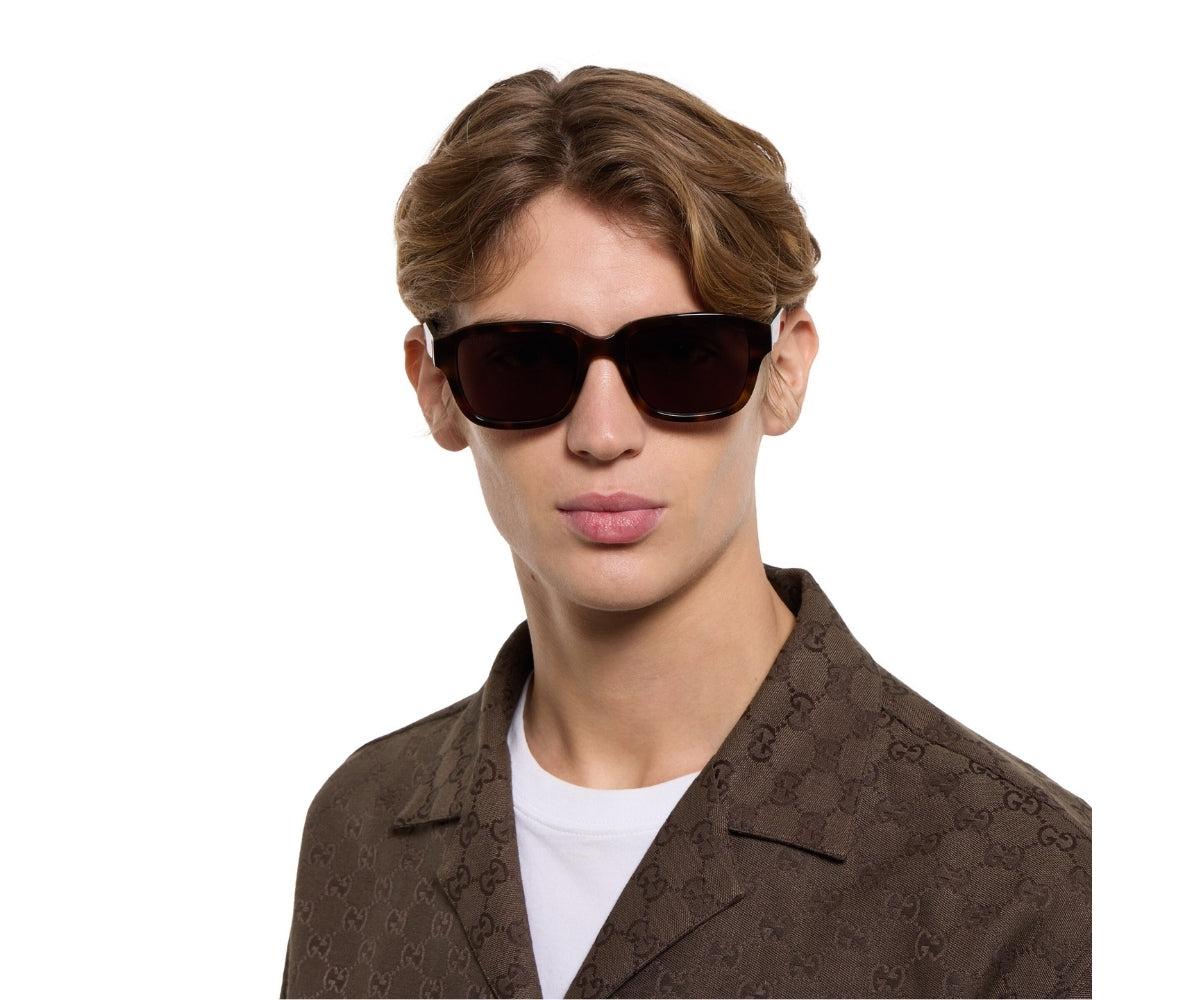 Gucci_Sunglasses_2120SA_002_55_Model 1