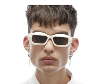 Kuboraum_Sunglasses_Q6_IY_55_Model 1 view 4