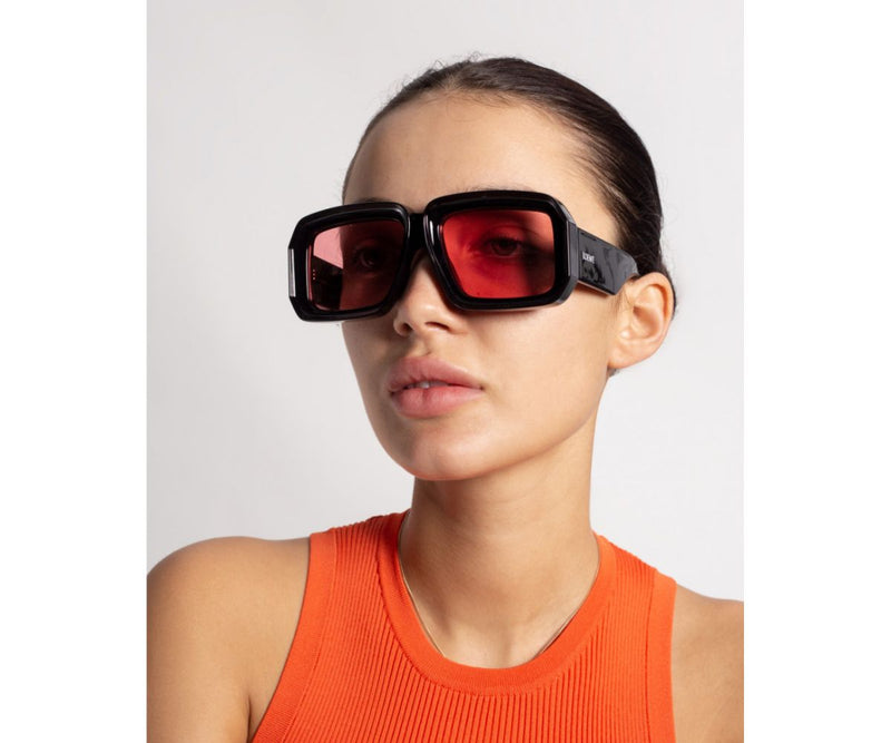 Loewe_Sunglasses_40064U_01Y_56_Model 1