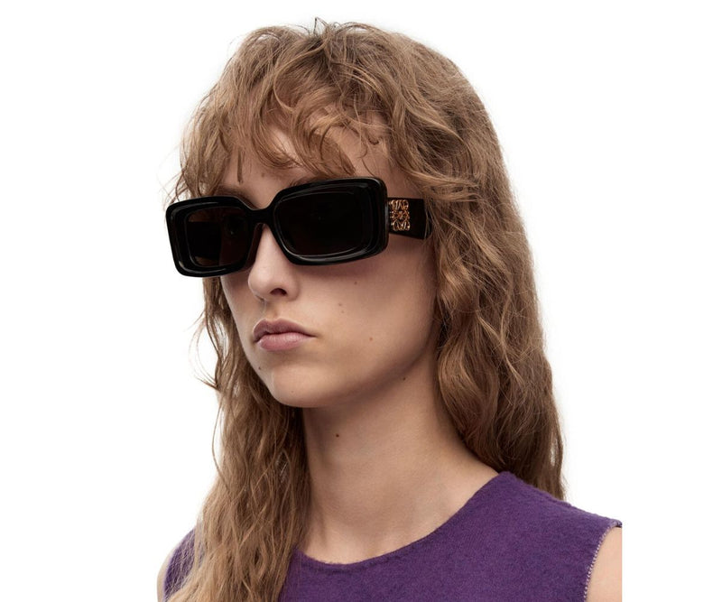 Loewe_Sunglasses_40101I_01A_46_Model 1