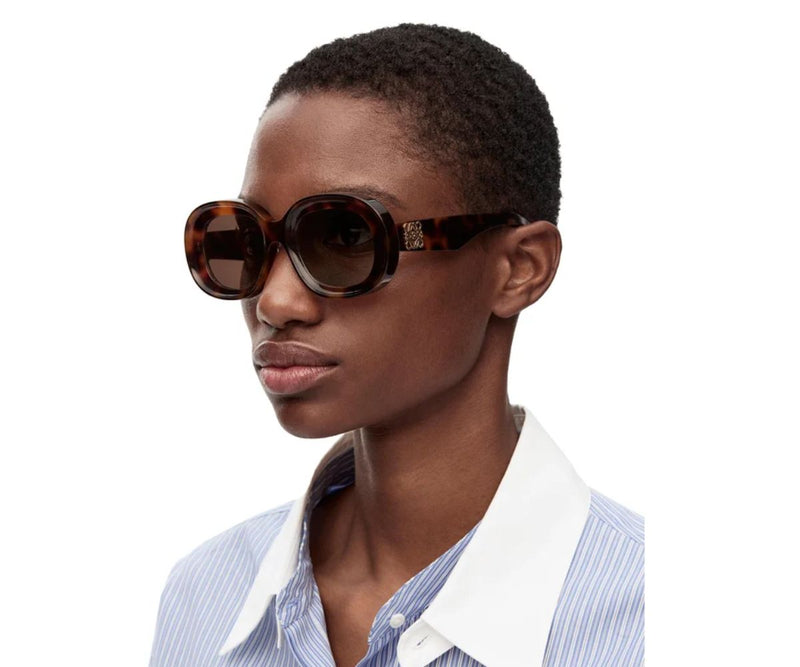 Loewe_Sunglasses_40103U_52E_49_Model 1