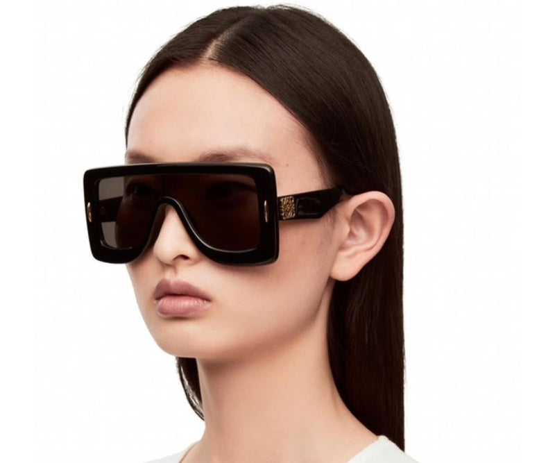 Loewe_Sunglasses_40104I_01A_122_Model 1