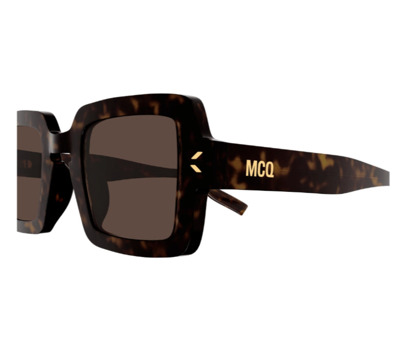 Mcqueen_Sunglasses_0326S_002_48_Close up