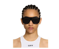 Off-White_Sunglasses_Earth_OW1049_1007_133_model 2 view 4