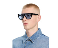 Off-White_Sunglasses_Earth_OW1049_1045_133_model 2 view 4
