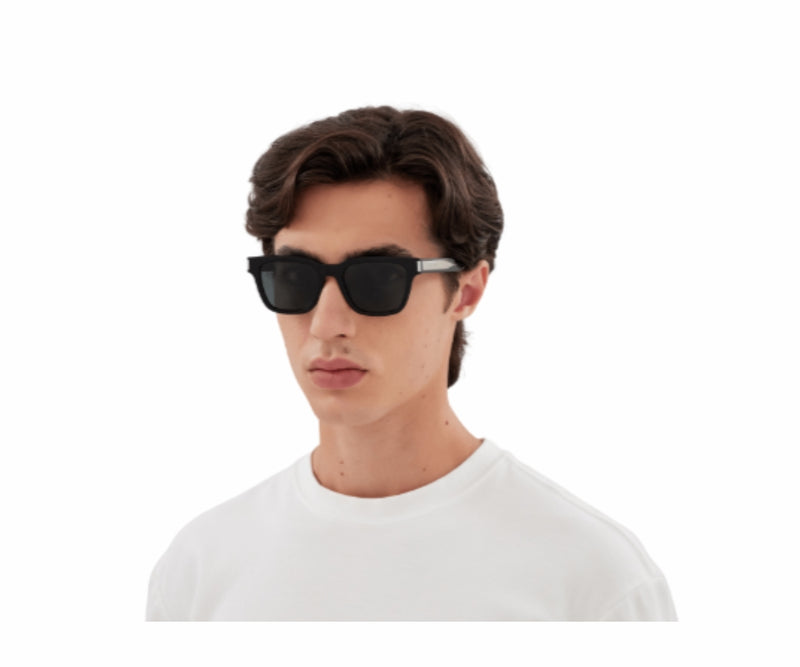 Saint Laurent_Sunglasses_790_004_53_model 