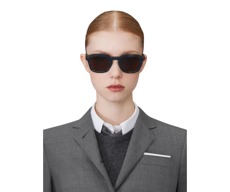 Thom Browne_Sunglasses_UES412A_416_48_model 1
