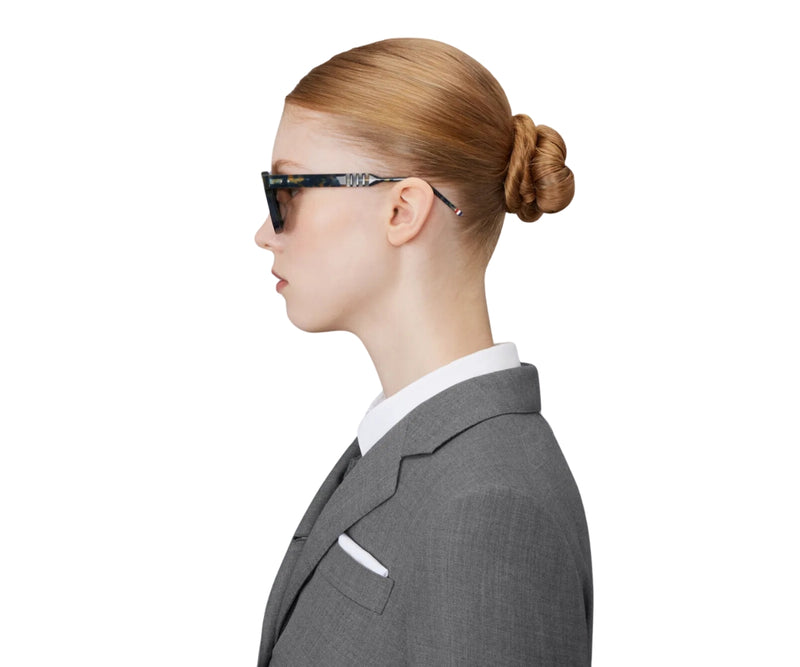 Thom Browne_Sunglasses_UES412A_416_48_model 2
