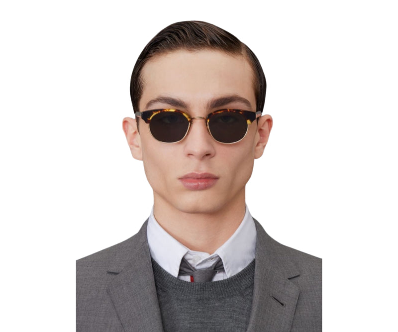 Thom Browne_Sunglasses_UES702A_215_47_model 2
