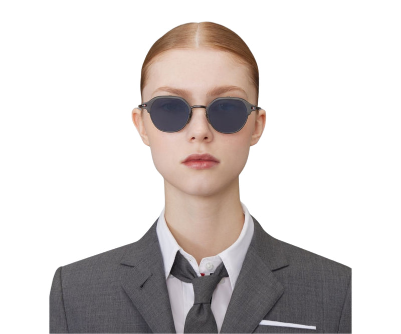 Thom Browne_Sunglasses_UES812A_004_48_model 4
