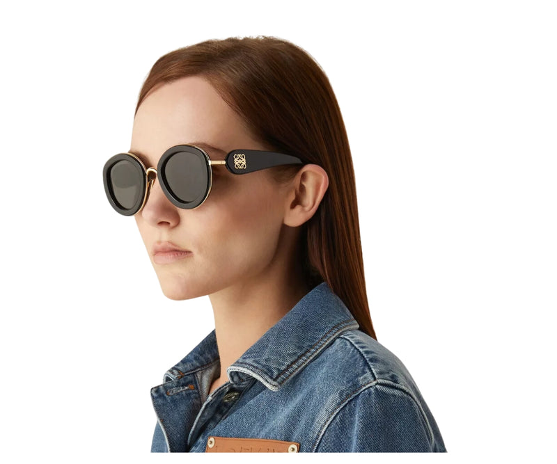 Loewe_Sunglasses_40130U_01A_49_model 1