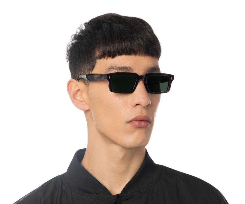 Gast_Sunglasses_VOV_VV02_50_Model 1