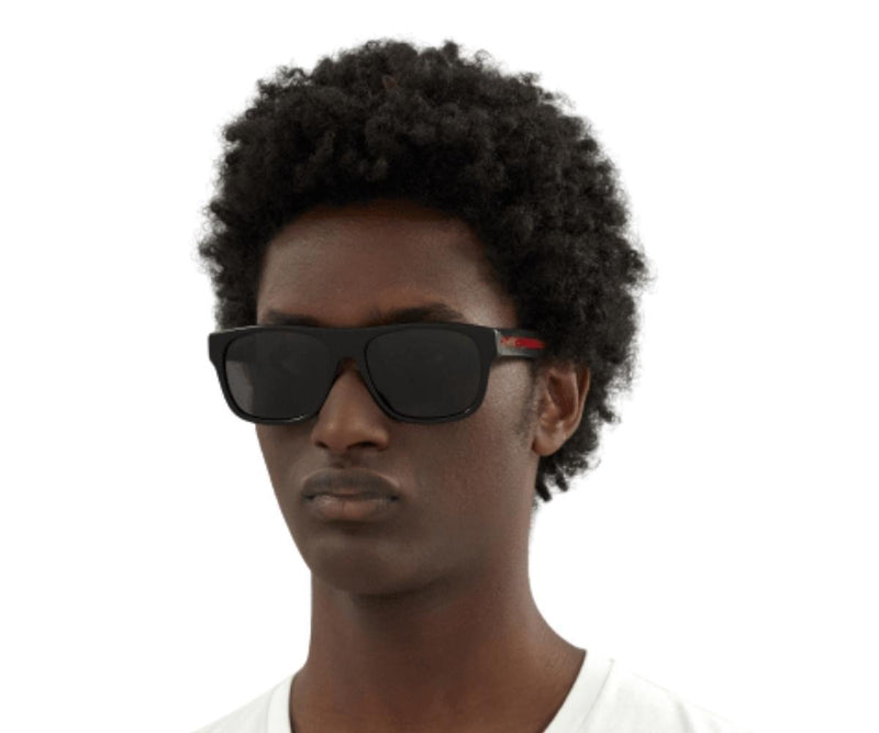 Gucci_Sunglasses_0341S_001_56_Model 1