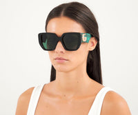 Gucci_Sunglasses_0956S_001_54_Model 1 view 4