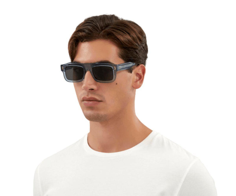 Gucci_Sunglasses_1085S_004_53_Model 2