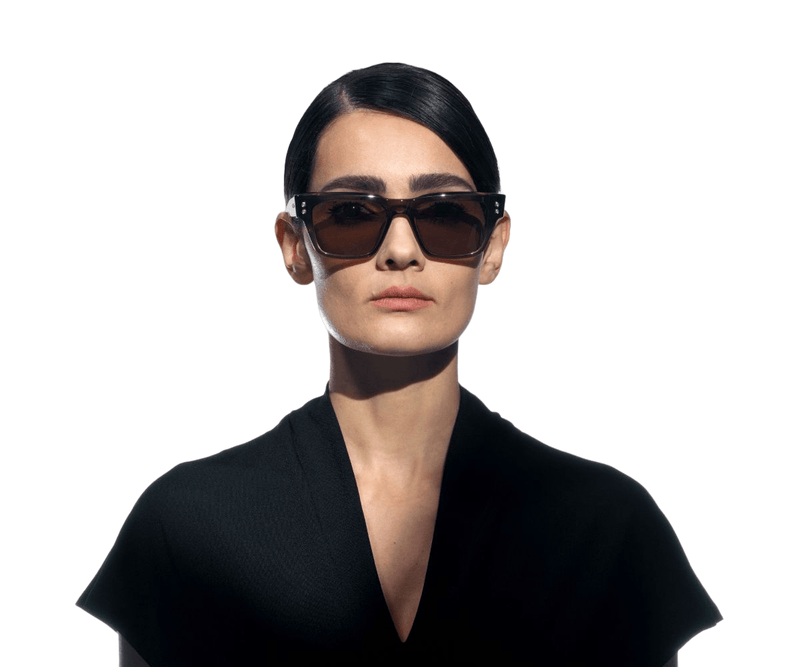 Akoni_Sunglasses_Columba_AKS-100D_BLK_54_Model 2