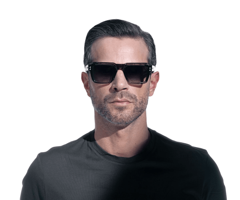 Akoni_Sunglasses_Hercules_AKS-105B_GRY-GRY_54_Model 2